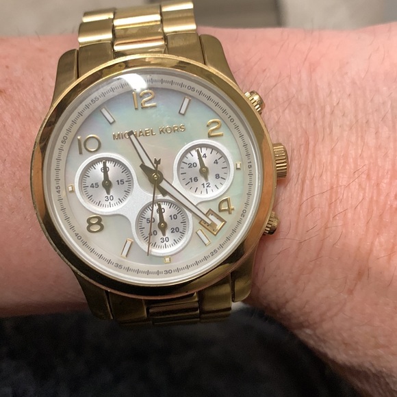 Michael Kors Gold Watch - Picture 4 of 4